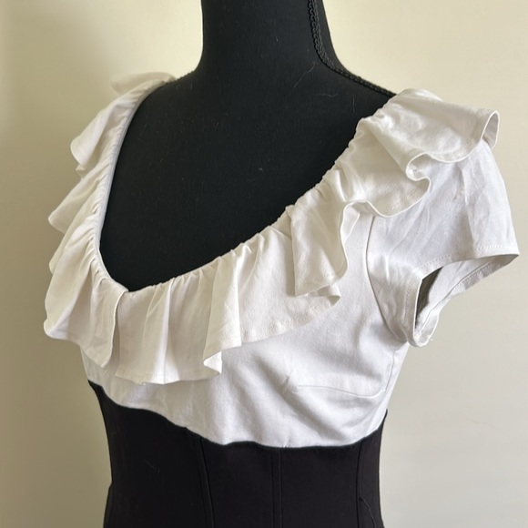 Cache dress, size 10, fitted and stretch - Picture 7 of 11